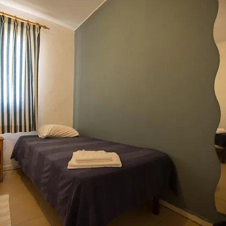 Hi - De Juventude بيت شباب أويراس