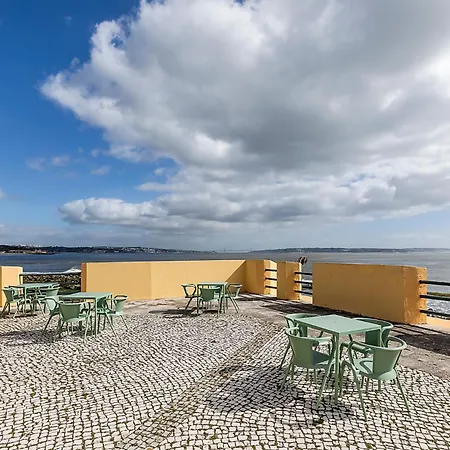 Hi - De Juventude Hostel Oeiras